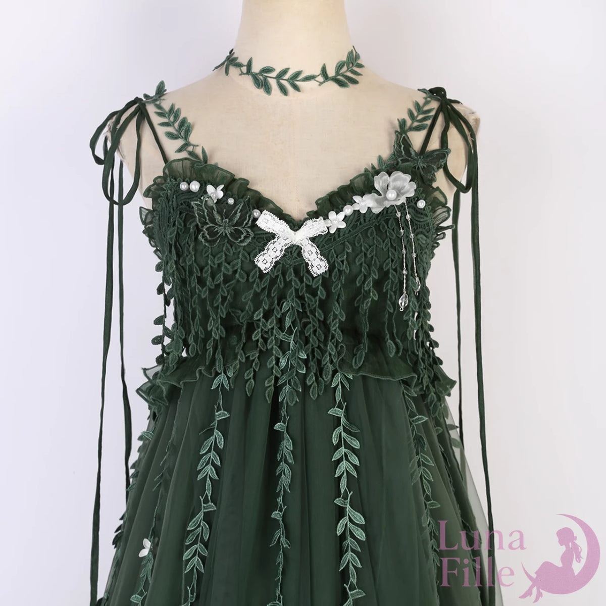 グリーンキャミワンピース｜リーフ刺繍と不規則ヘムの妖精ロリータスタイル【LF-026】