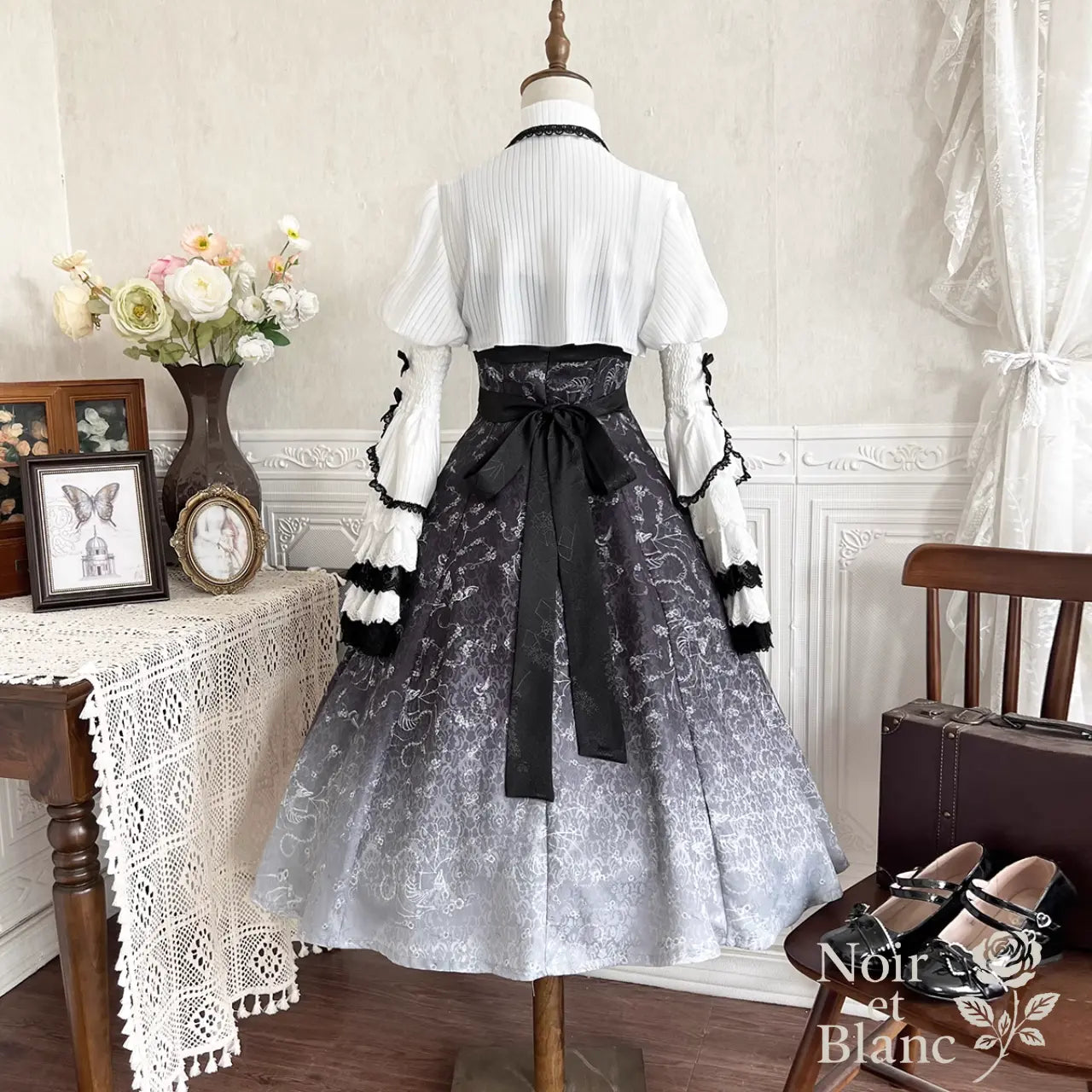 バタフライ刺繍グラデーションセットアップ｜ドレス×フリル袖のゴシックスタイル【NB-004】